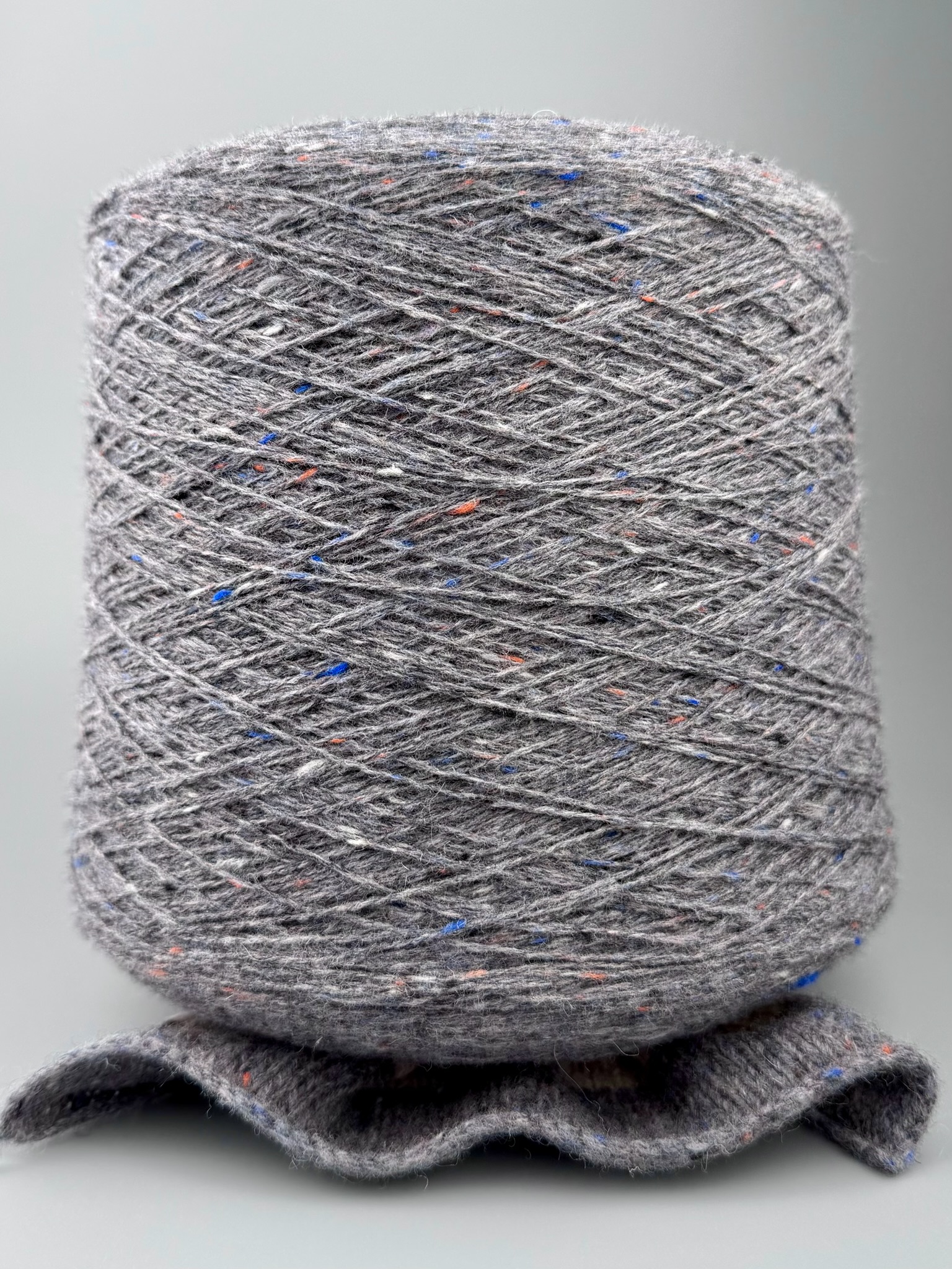 New Mill Tweed Birt 2/12 – Tweedgarn auf Konus Grau foto 2